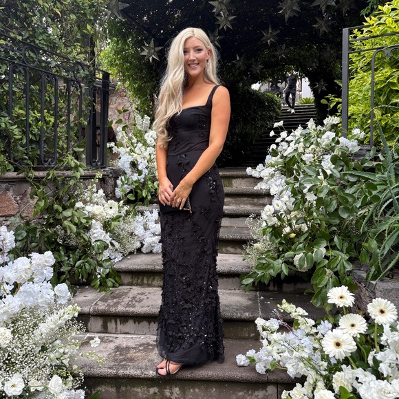 Oh Polly embellished fishtail corset gown - Picture 3 of 4